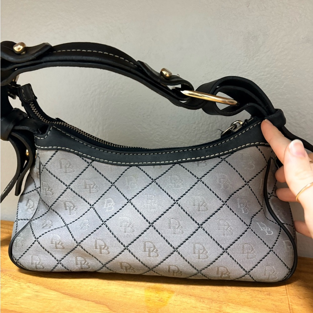 Dooney & Bourke Silver Gray Logo Shoulder Bag with Black Trim - Picture 4 of 8
